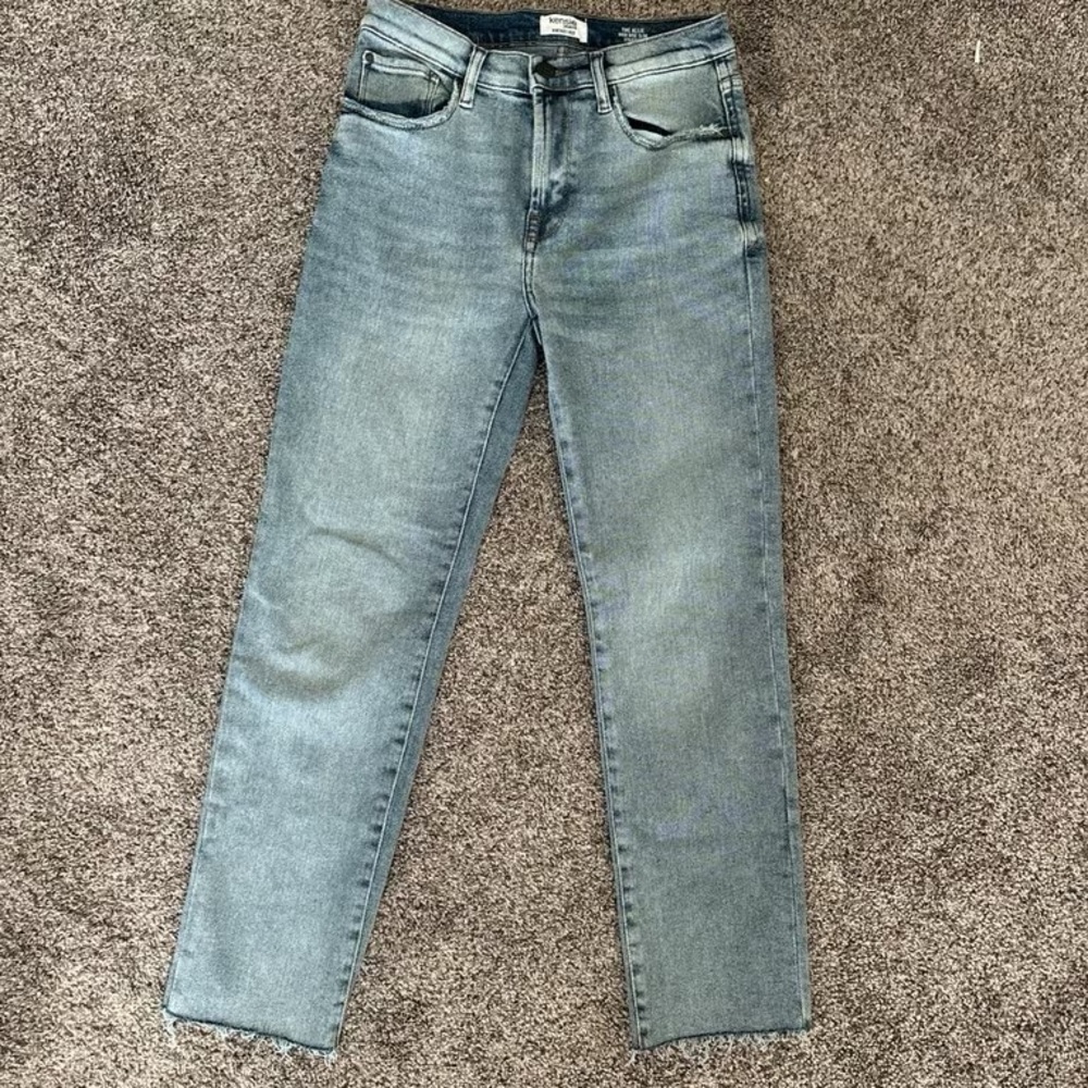 Classic High-Rise Straight Leg Jeans in Light Blue